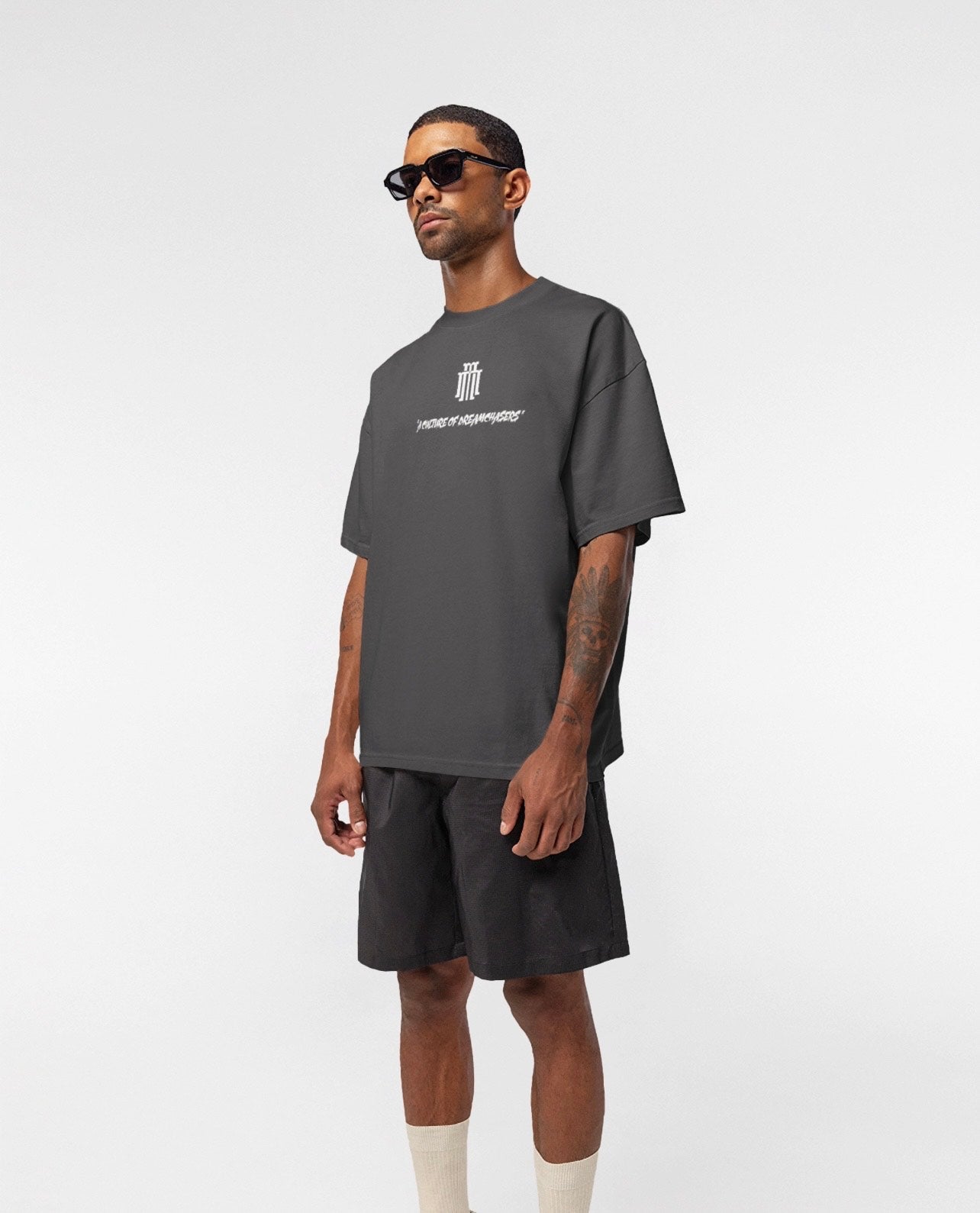 "Inspired by the Fear of being Average" Tee (Vintage black)